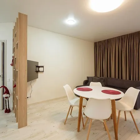 на жасминовій в парковій зоні