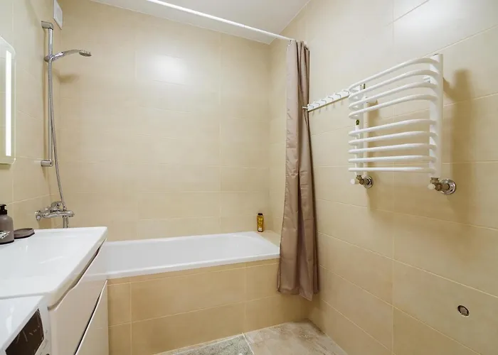 на жасминовій в парковій зоні