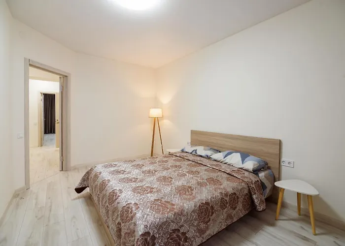 на жасминовій в парковій зоні Apartamento Leópolis